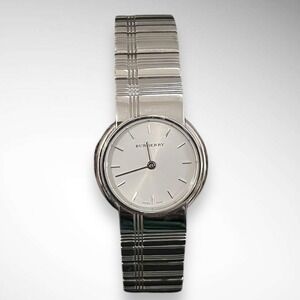 BURBERRY Women's Swiss-Made 30M Stainless Steel Watch Silver‎ Dial BU6001